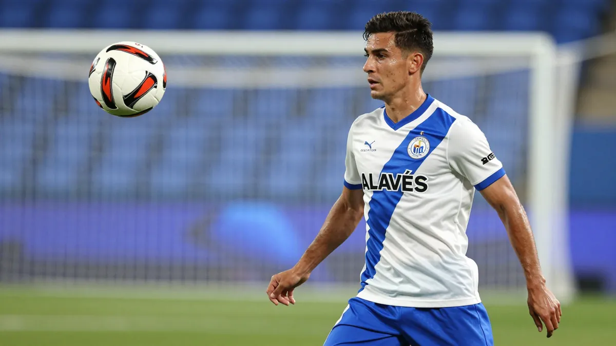 Alavés pursues Enes Ünal in the summer market